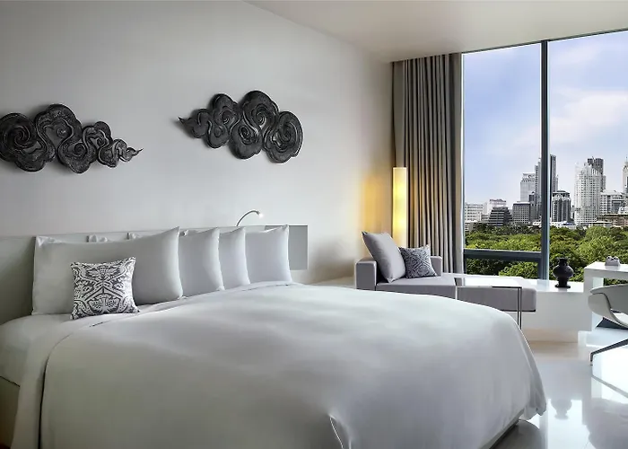Hotel So/