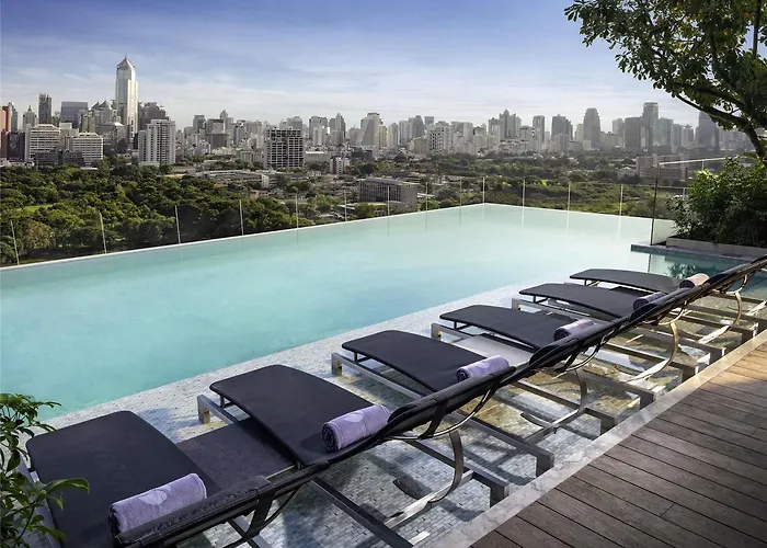 Hotel So/